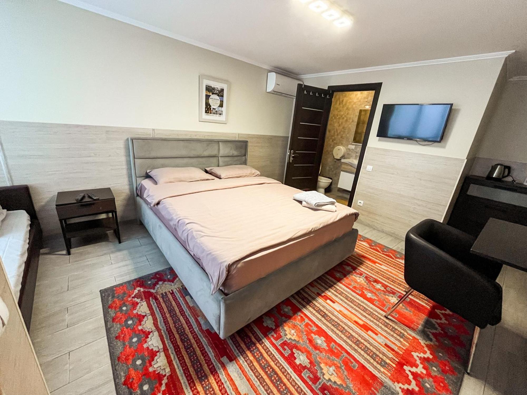 77/5 Hotel Kisinyov Kültér fotó